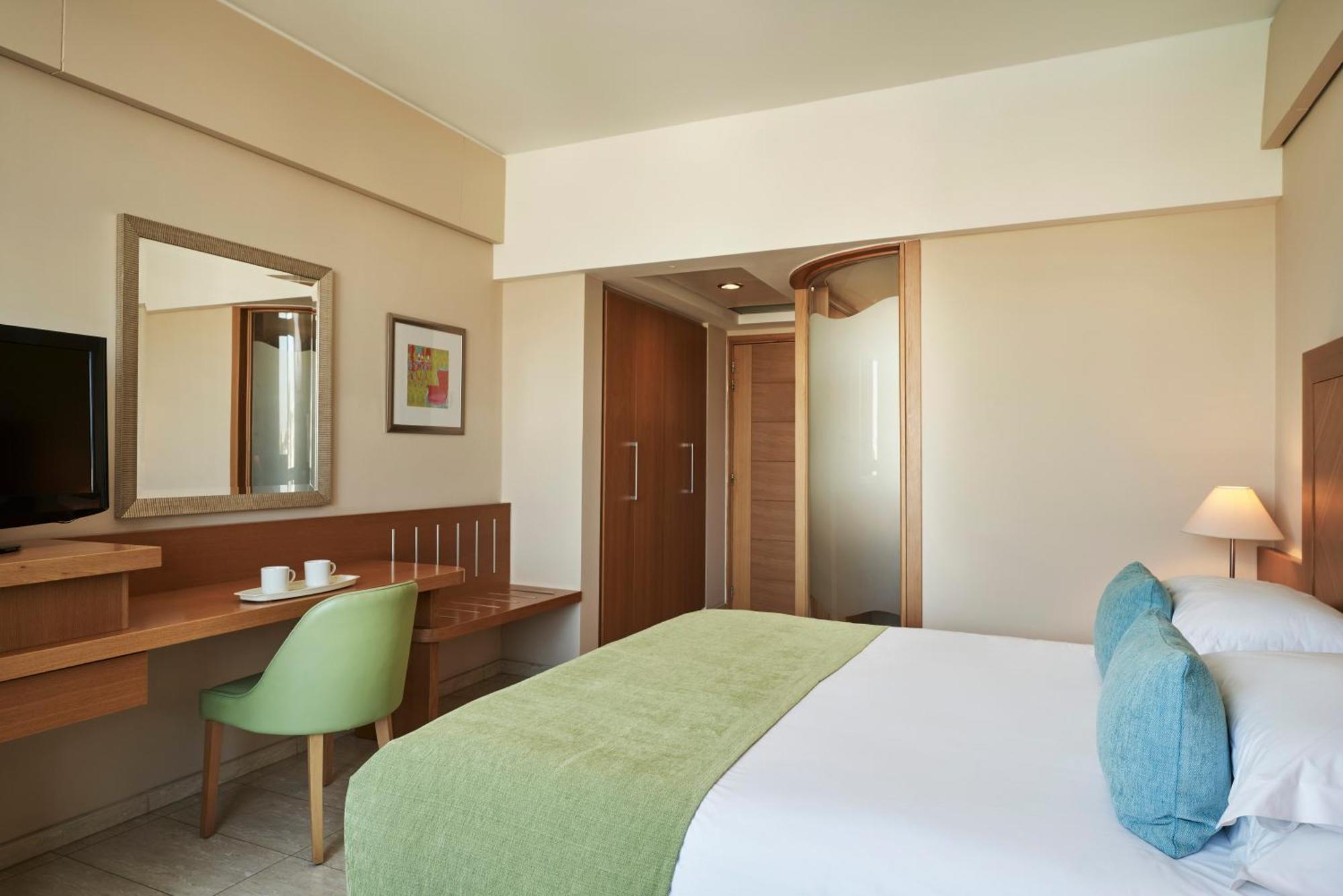 Atlantica Oasis Hotel Limasol Dış mekan fotoğraf
