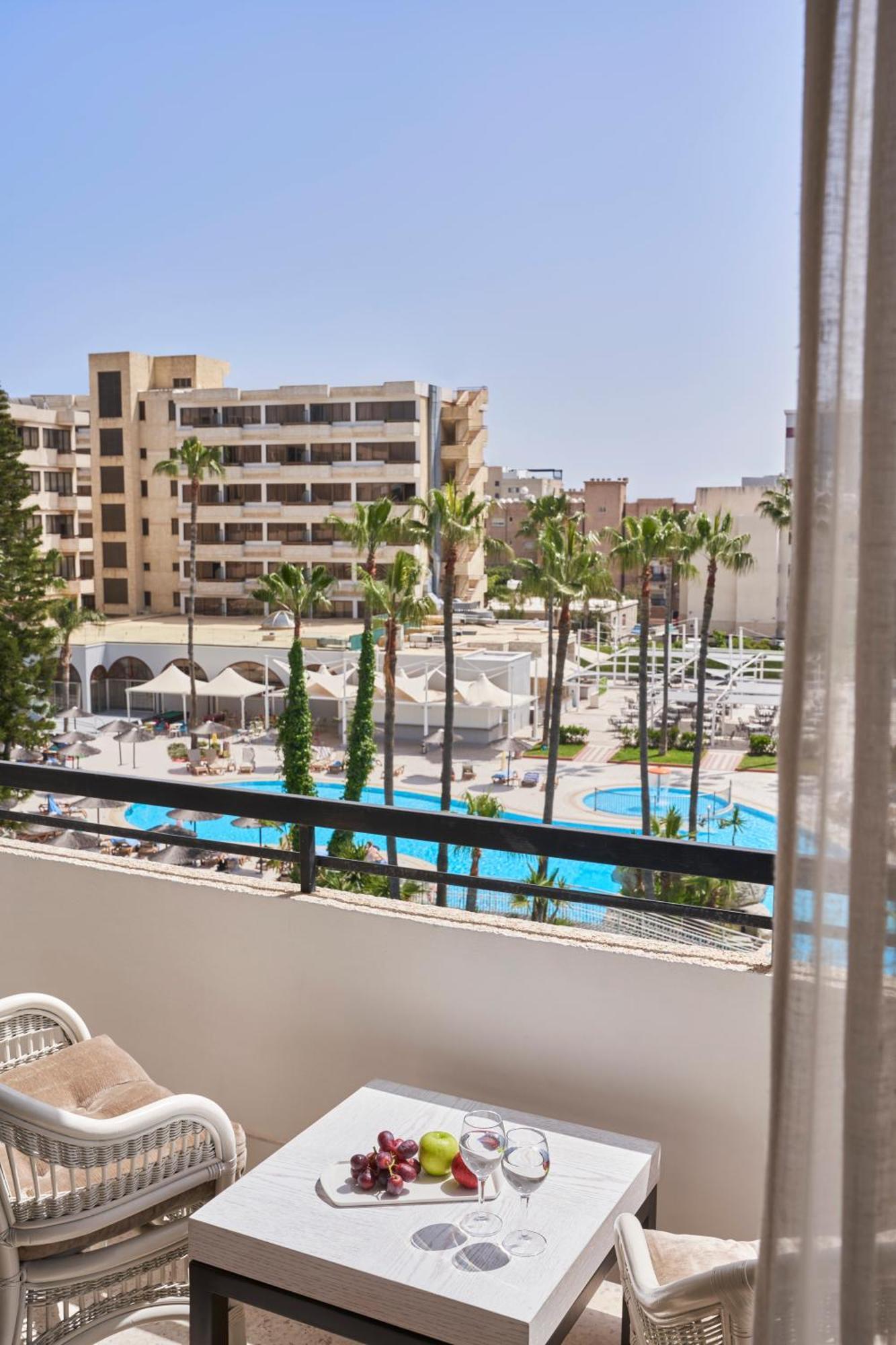 Atlantica Oasis Hotel Limasol Dış mekan fotoğraf